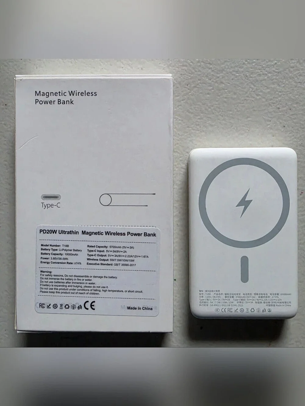 Magnetic wireless power bank 10000 mAh charger for iPhone Samsung smartphones